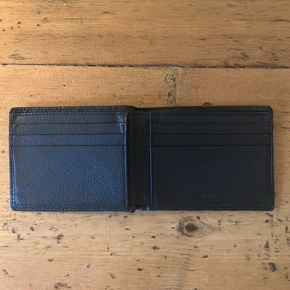 Swiss Gear billfold - Picture 3 of 7